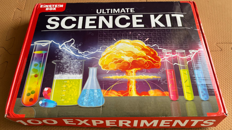 小学生へのプレゼントは科学の実験キットがおすすめ【Science